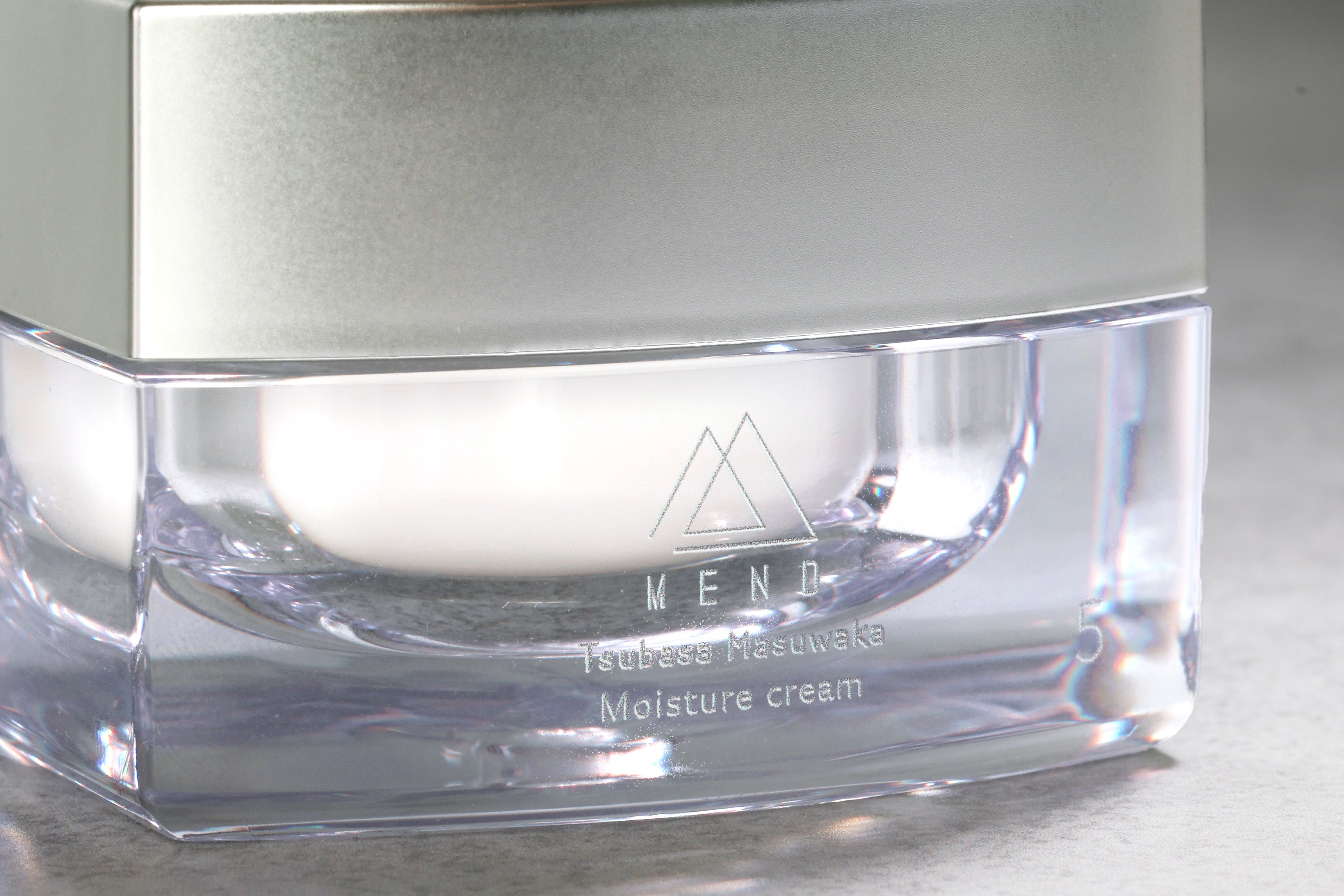 Tsubasa Masuwaka 5 Moisture cream